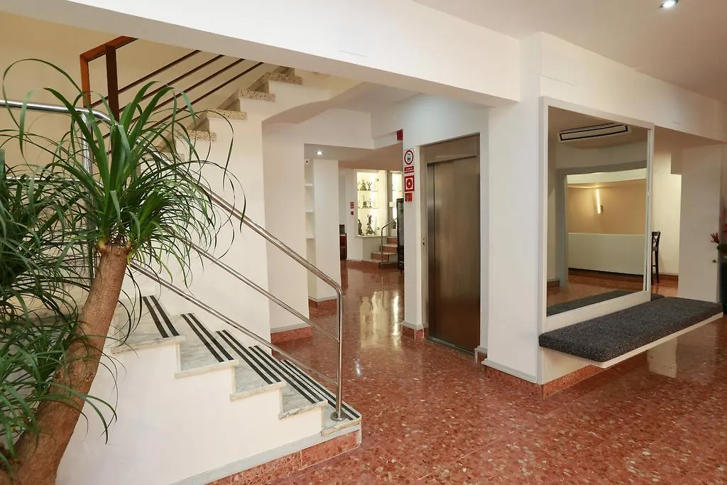 Hotel Alguer Camp Nou Barcelona 2*,